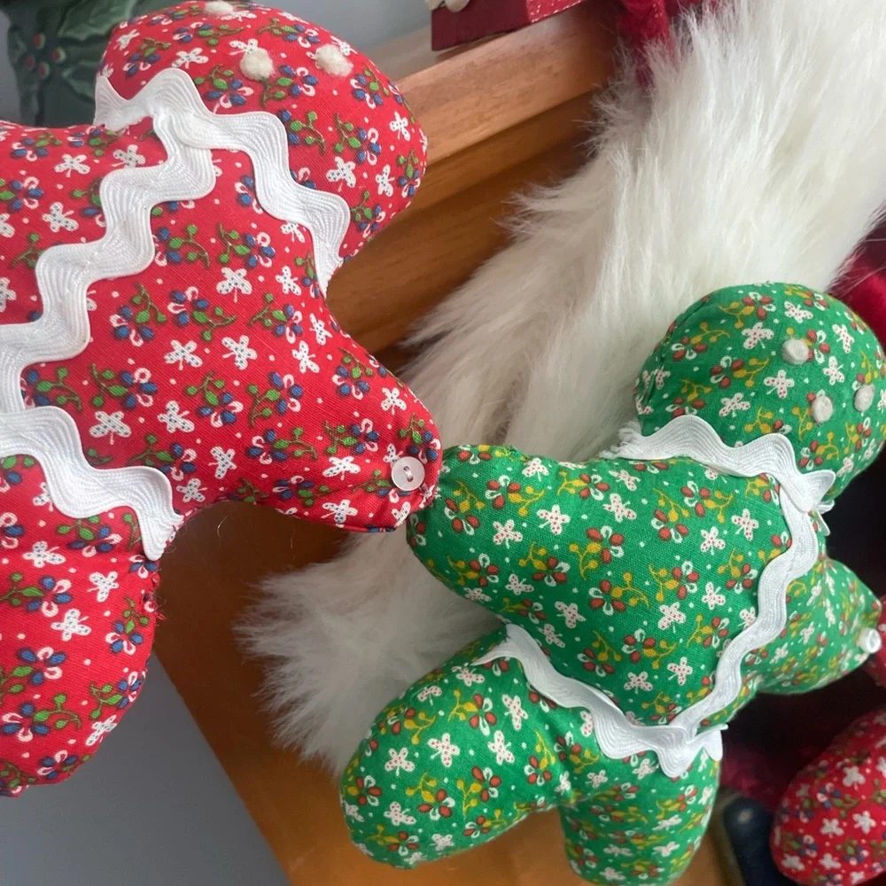 Vintage Handmade stuffed fabric Gingerbread men Holiday Garland with ribbon trim
